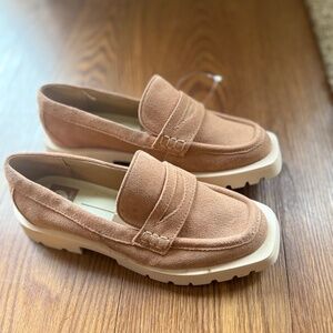 Dolce Vita suede platform loafers Never worn Size 6